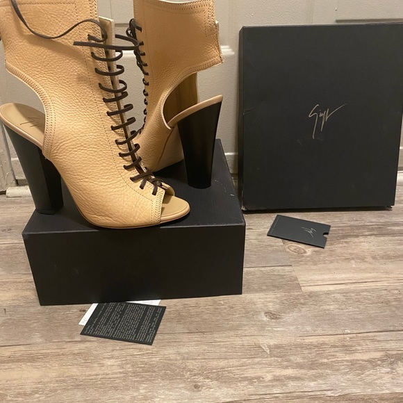Giuseppe Zanotti High Heel booties - Picture 4 of 6